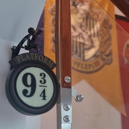 The Hidden Hogwarts - Nearly Bui Vien Walking Street Aparthotel โฮจิมินห์ซิตี้ ภายนอก รูปภาพ