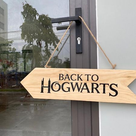 The Hidden Hogwarts - Nearly Bui Vien Walking Street Aparthotel โฮจิมินห์ซิตี้ ภายนอก รูปภาพ