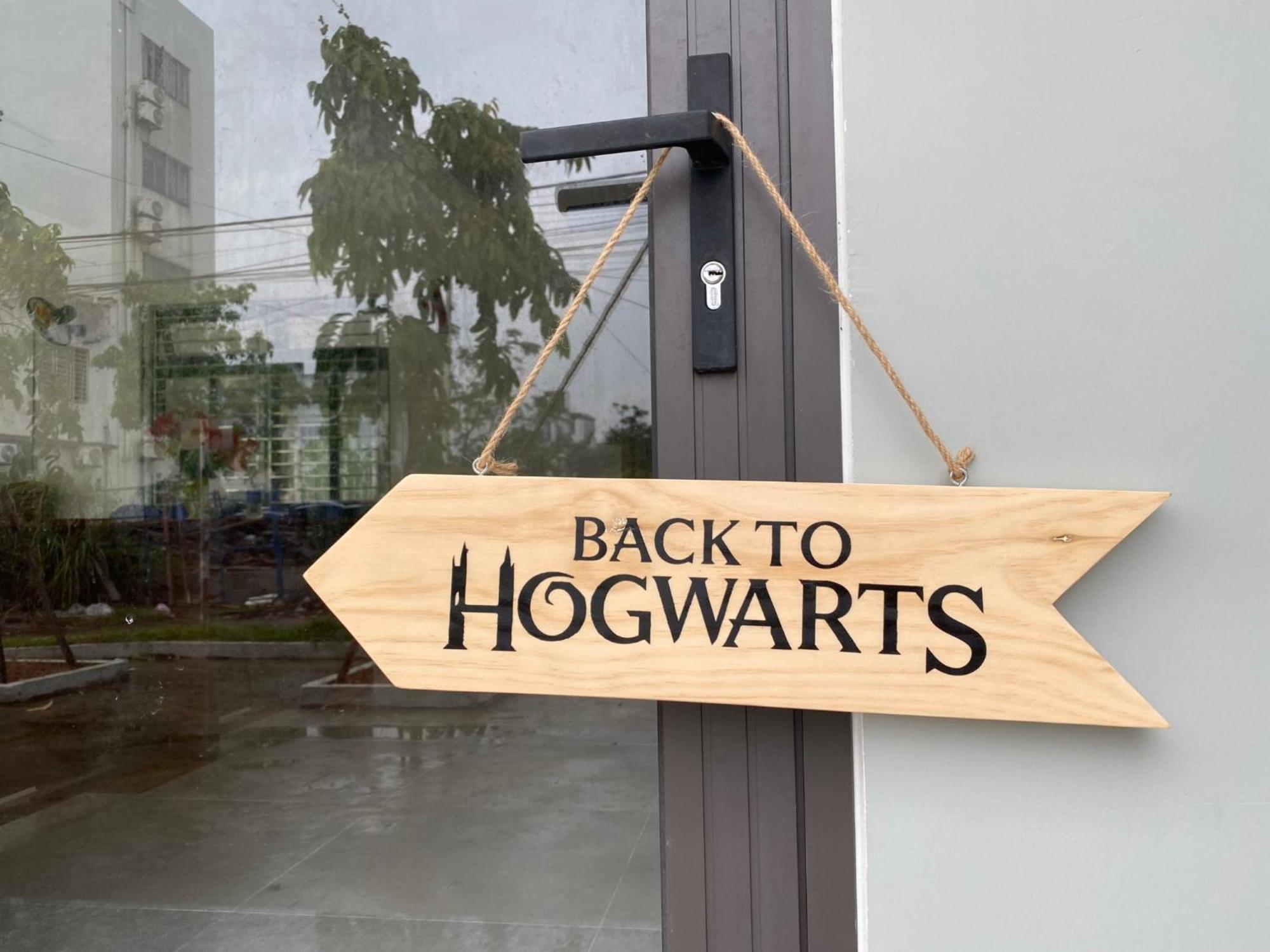 The Hidden Hogwarts - Nearly Bui Vien Walking Street Aparthotel โฮจิมินห์ซิตี้ ภายนอก รูปภาพ