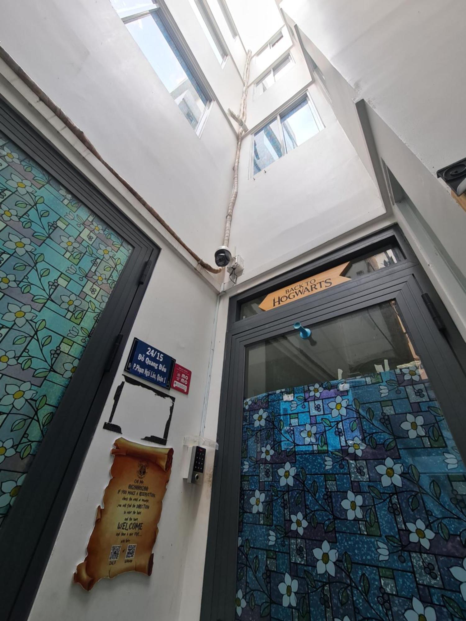 The Hidden Hogwarts - Nearly Bui Vien Walking Street Aparthotel โฮจิมินห์ซิตี้ ภายนอก รูปภาพ